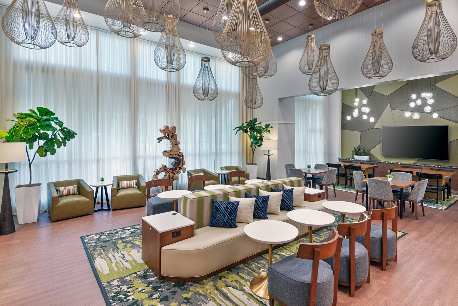 Hampton SRQ LobbySeating1.jpg